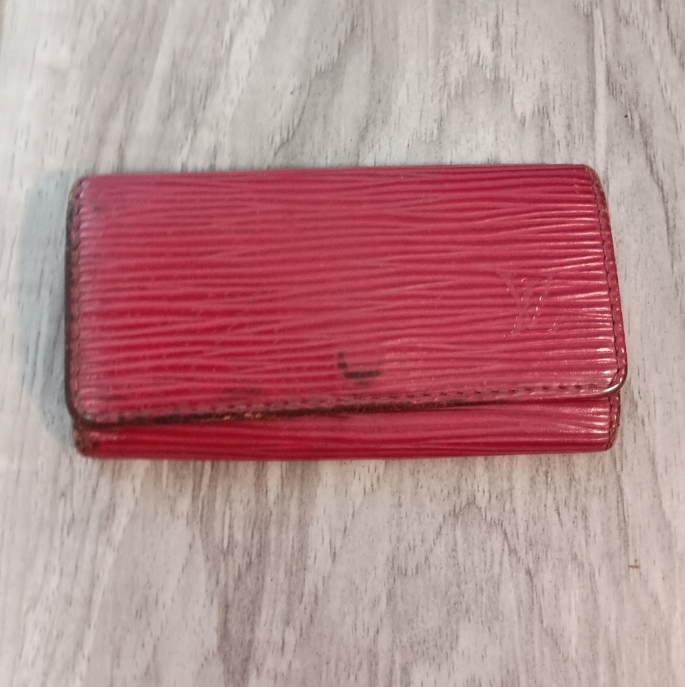 Authentic Louis Vuitton Epi Leather 4 Key Holder Cles Unisex Red
